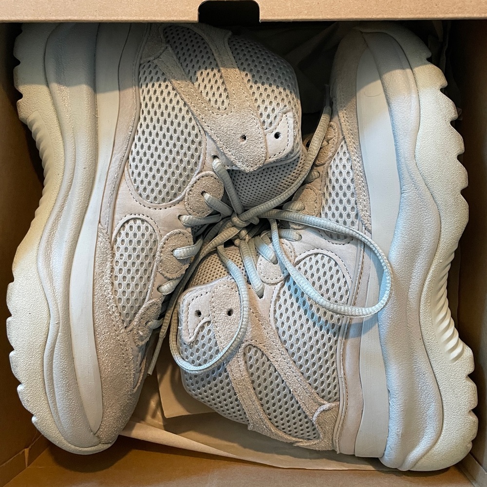Yeezy boots Salt / ManUS5.5 - Woman can US6.5-US7